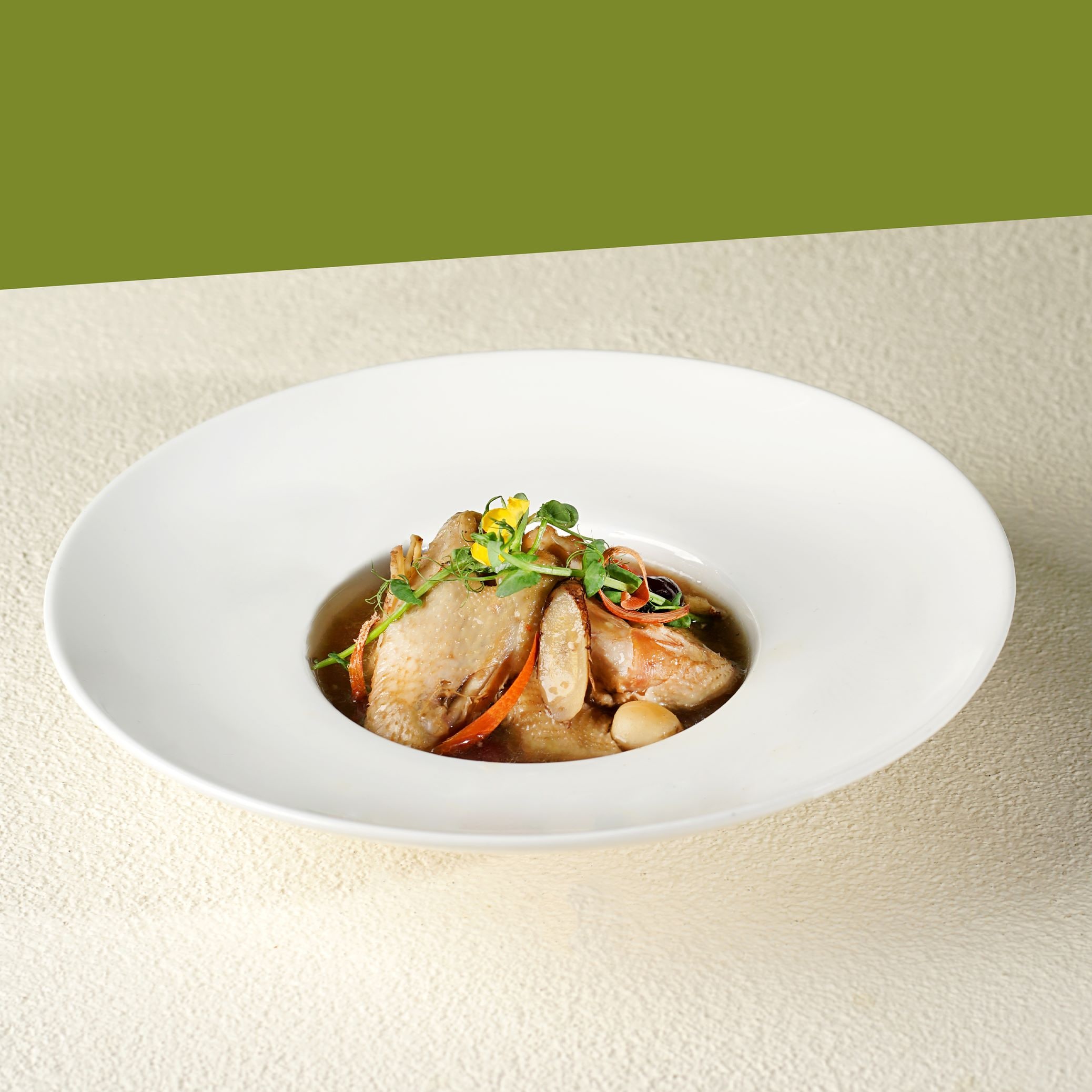 Steamed Chicken with Secang and Ginseng	 Steamed Chicken with Secang and Ginseng